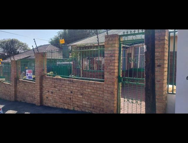 3 BEDROOM HOUSE FOR SALE IN KENSINGTON